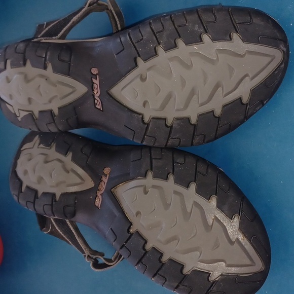 Teva Tirra Sandals, black, size 8 - Picture 4 of 6